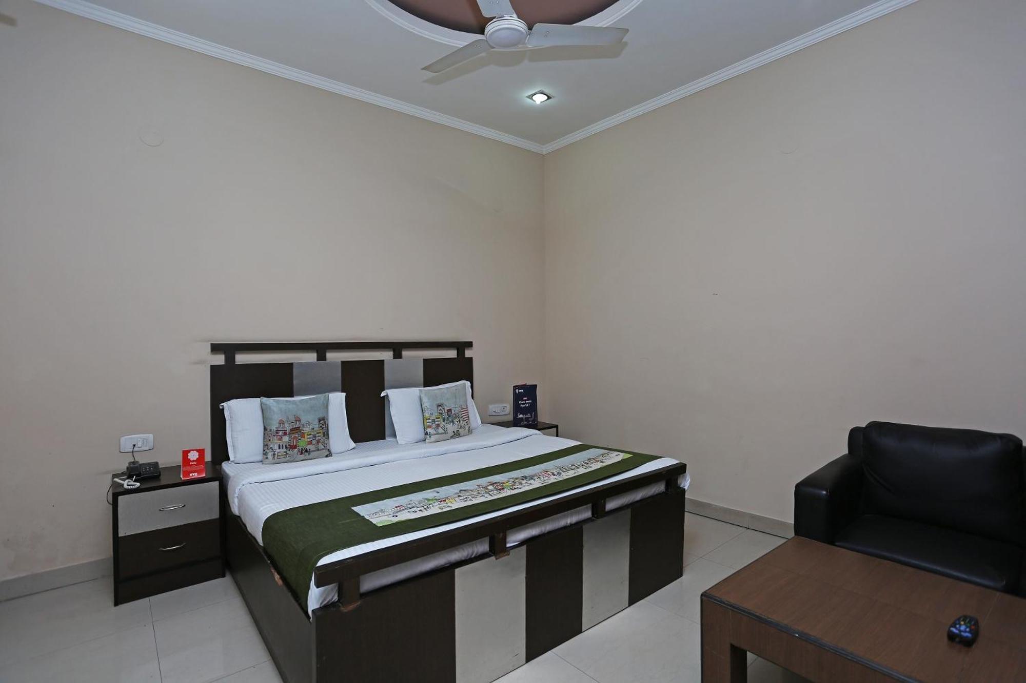 Hotel O Mukut Regency Газиабад Экстерьер фото
