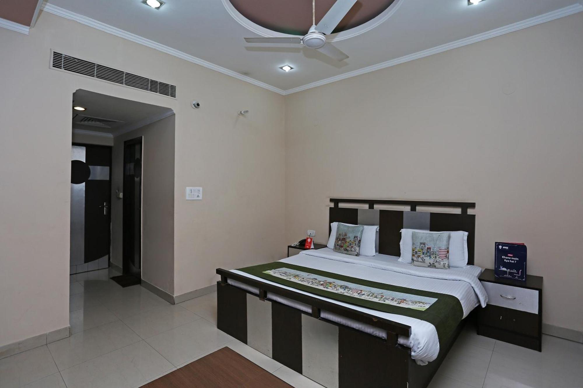 Hotel O Mukut Regency Газиабад Экстерьер фото