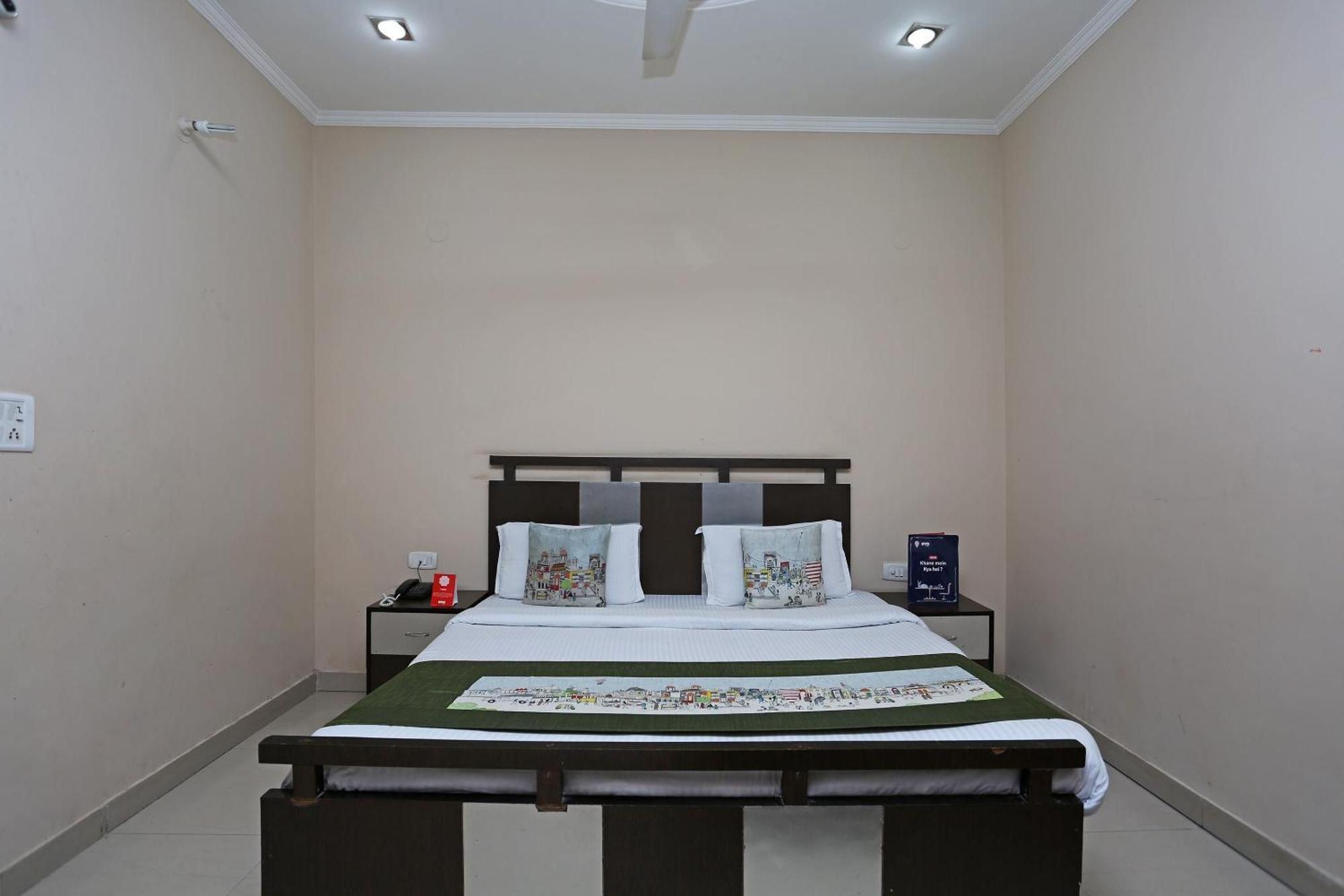 Hotel O Mukut Regency Газиабад Экстерьер фото