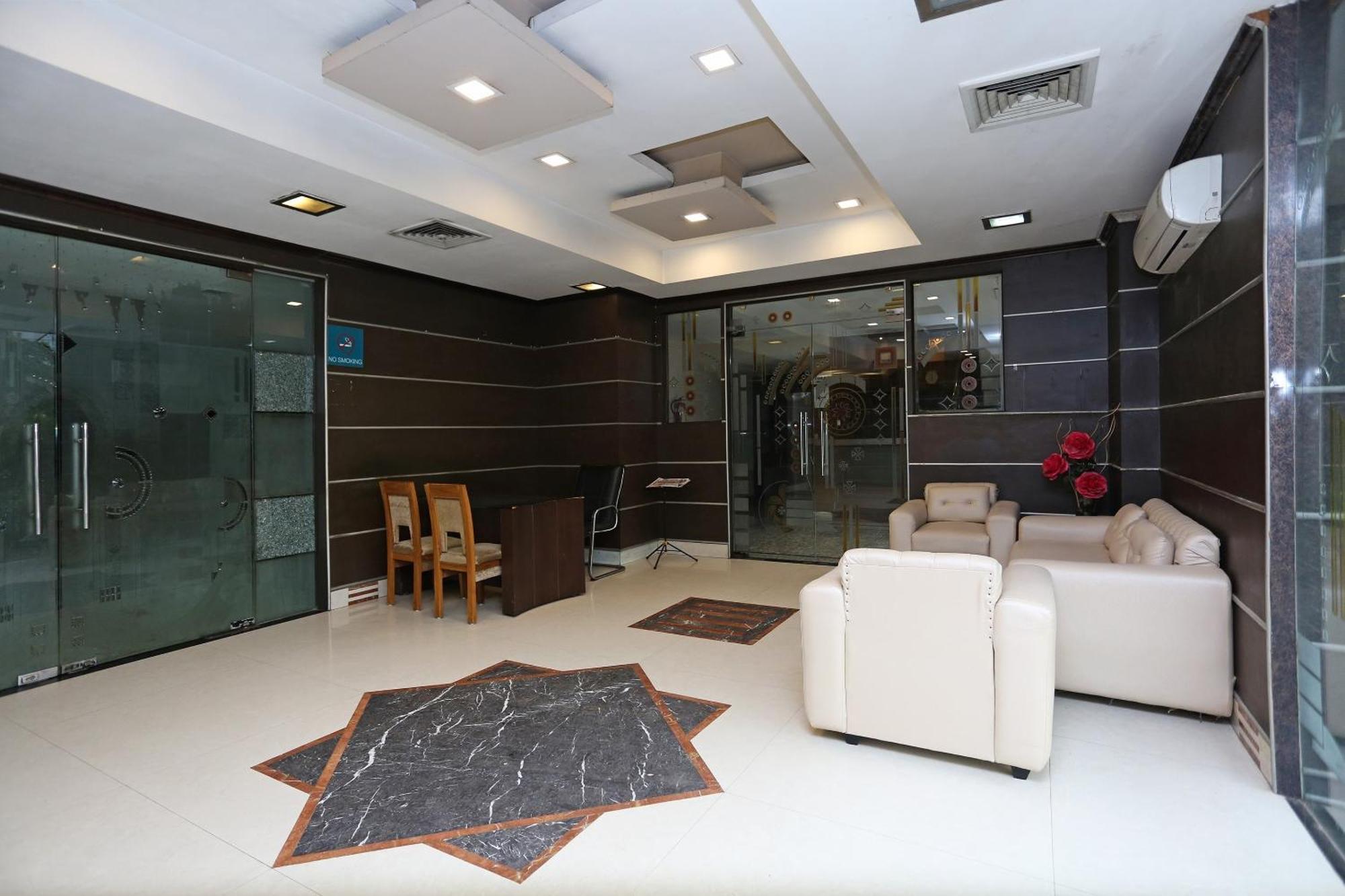 Hotel O Mukut Regency Газиабад Экстерьер фото